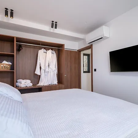 Mama Rosa Luxury With Private Pools Villa *
