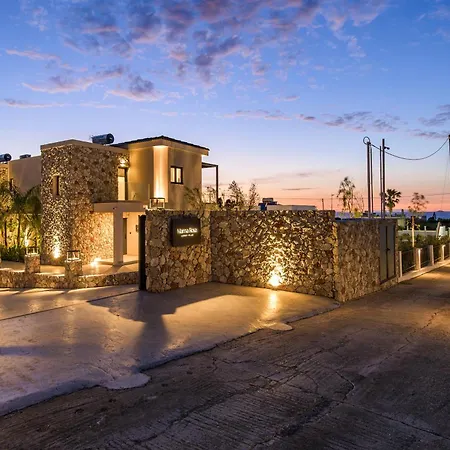 Mama Rosa Luxury With Private Pools
