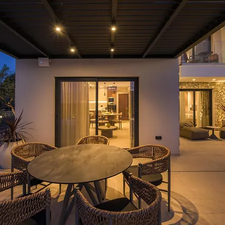 Mama Rosa Luxury With Private Pools Villa *