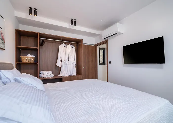 Mama Rosa Luxury With Private Pools Villa *